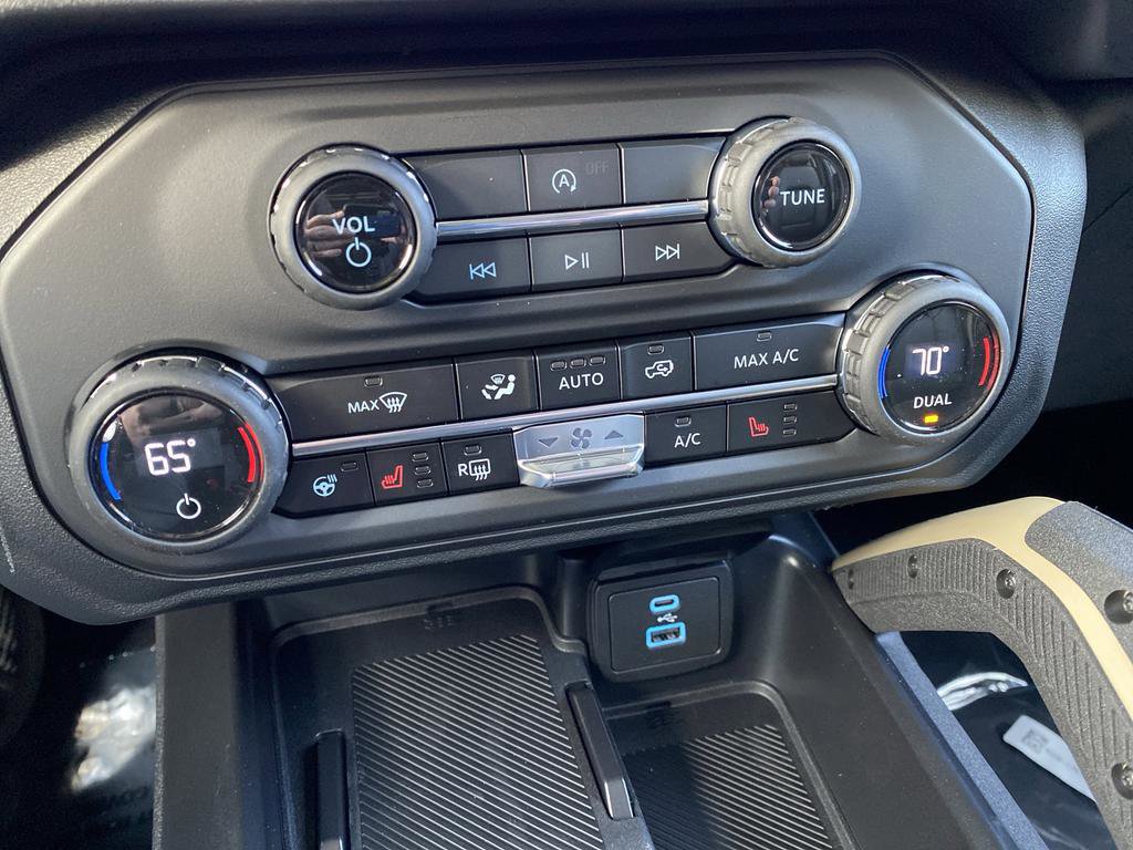 New 2025 Ford Bronco Badlands image 24