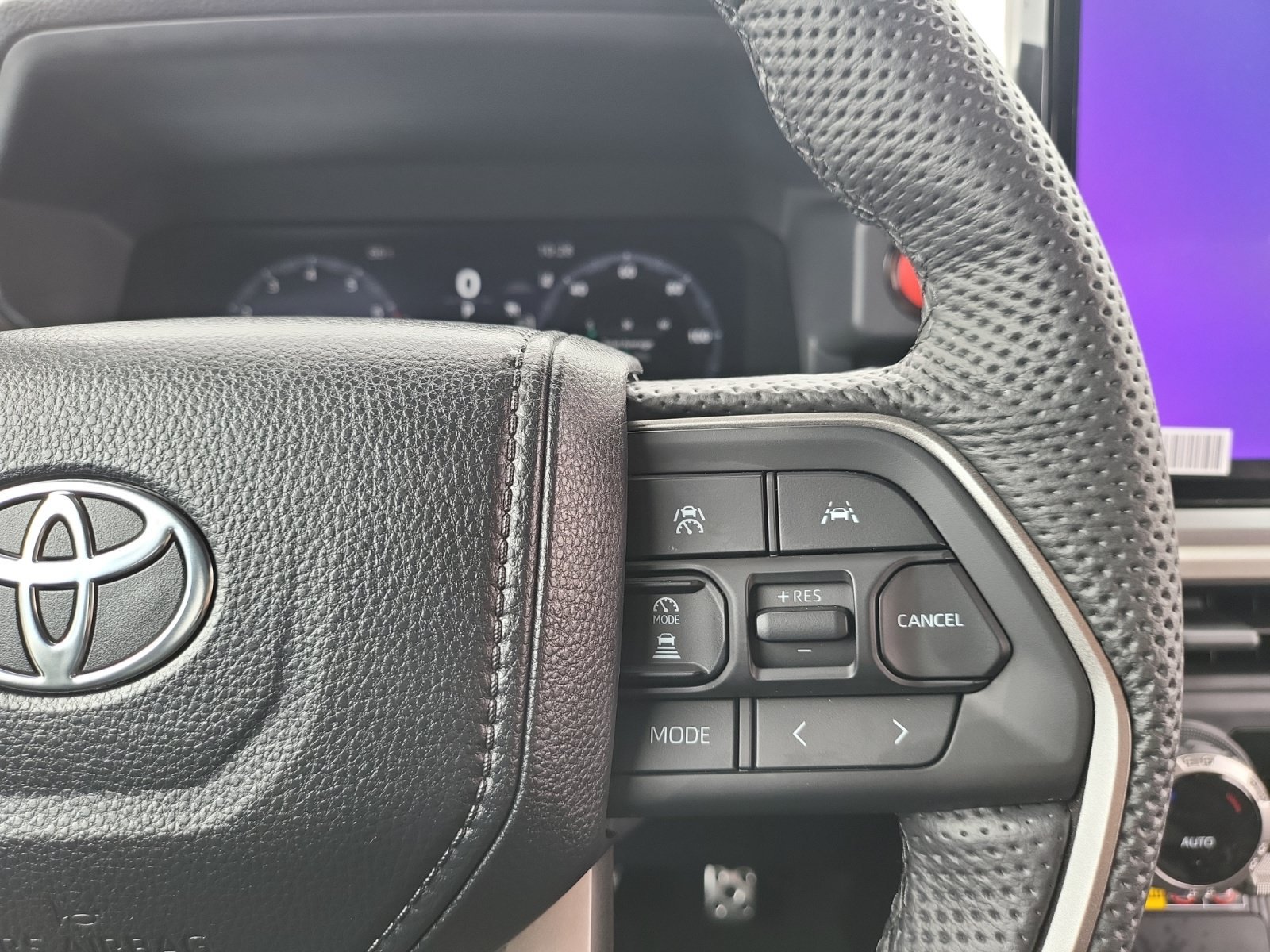 New 2024 Toyota Tacoma TRD Sport w/ TRD Sport Premium Package AWD/4WD image 31