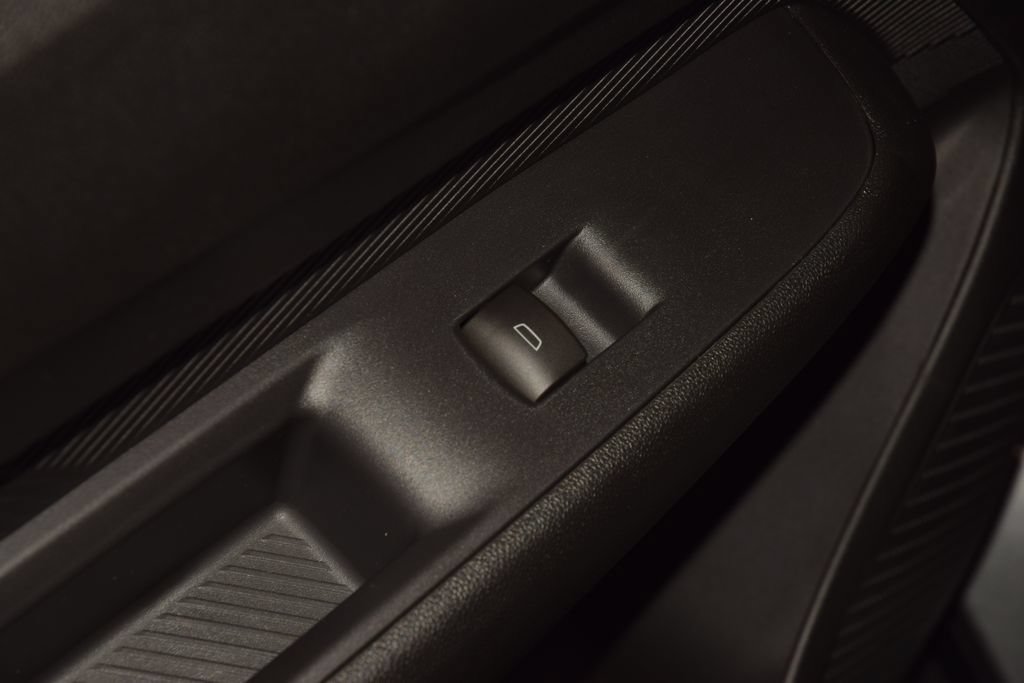 New 2027 Chevrolet Bolt RS w/ Technology Package FWD image 43