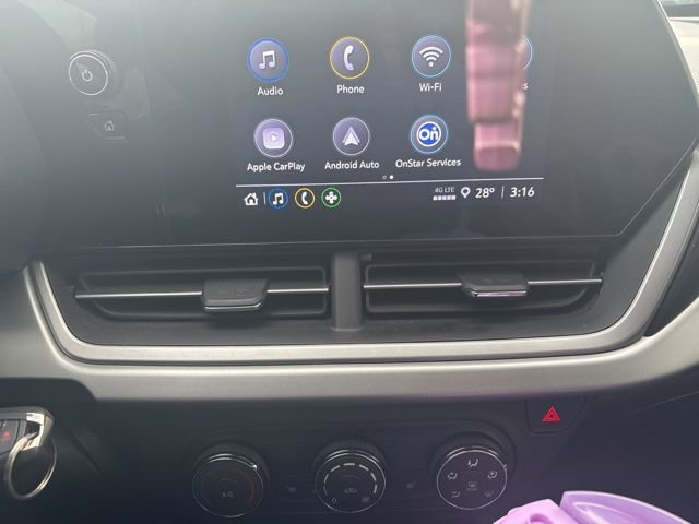 Used 2024 Chevrolet Trax RS w/ Driver Confidence Package image 8