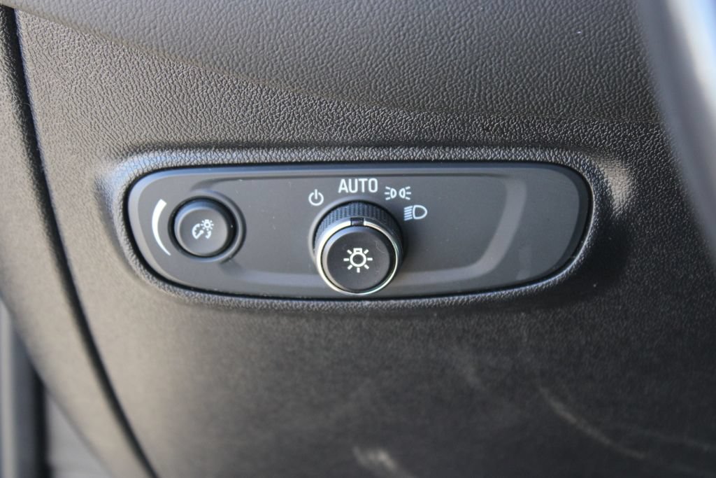 Used 2019 Chevrolet Equinox LT FWD image 27