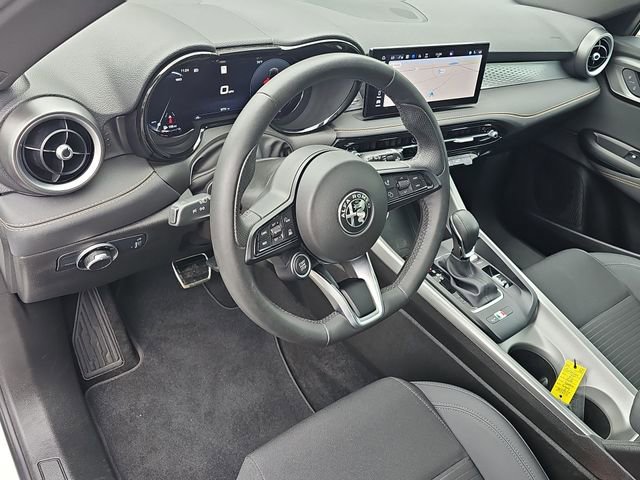 Used 2025 Alfa Romeo Tonale AWD/4WD image 11
