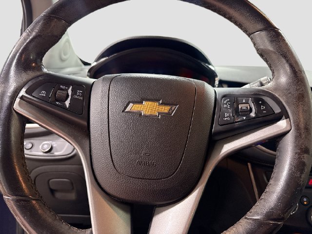 Used 2018 Chevrolet Trax LT w/ LT Convenience Package AWD/4WD image 12