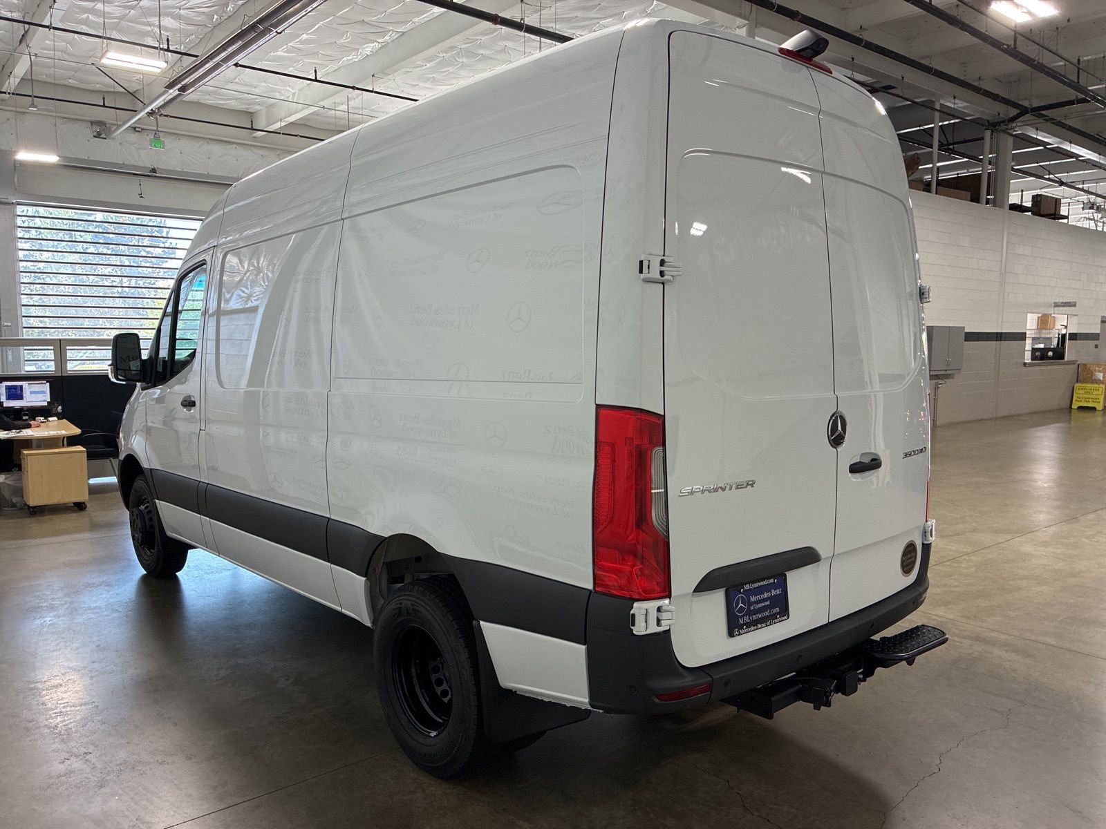 New 2025 Mercedes-Benz Sprinter 3500 image 9