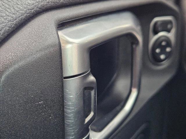 Used 2019 Jeep Wrangler Unlimited Sahara image 18