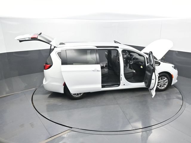New 2025 Chrysler Voyager LX FWD image 72