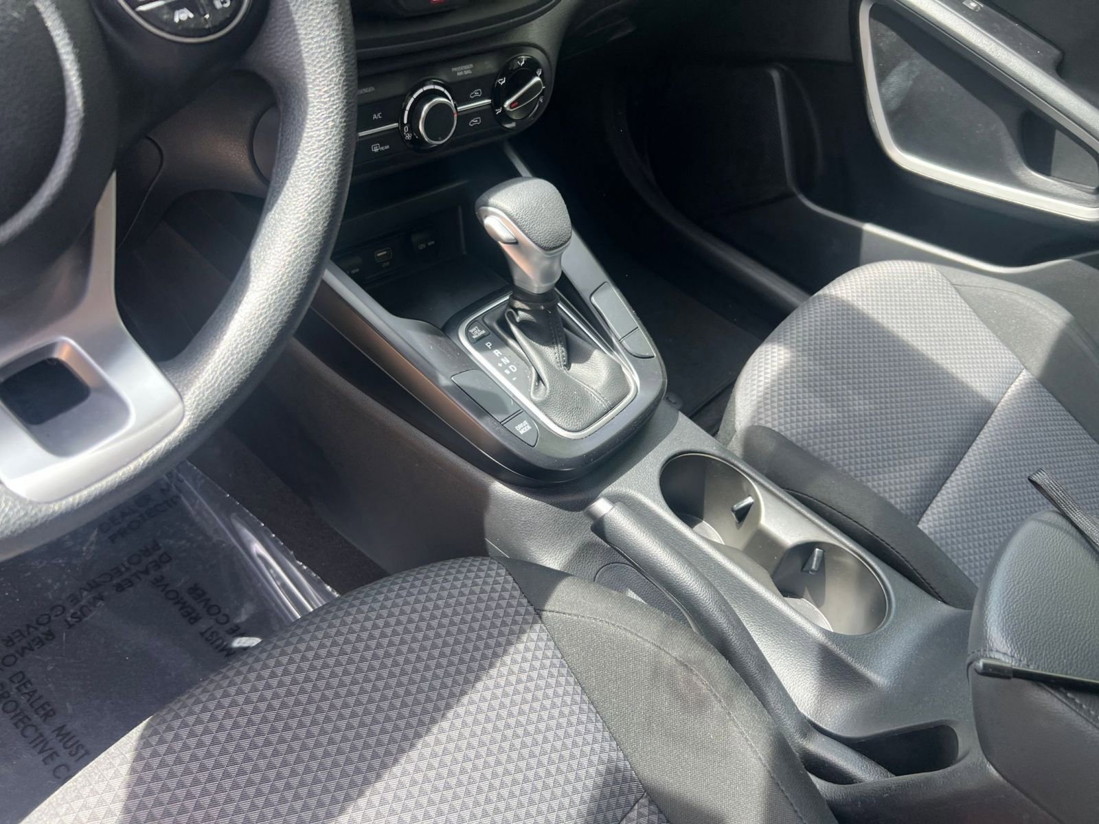 Used 2025 Kia Soul LX w/ LX Technology Package FWD image 36