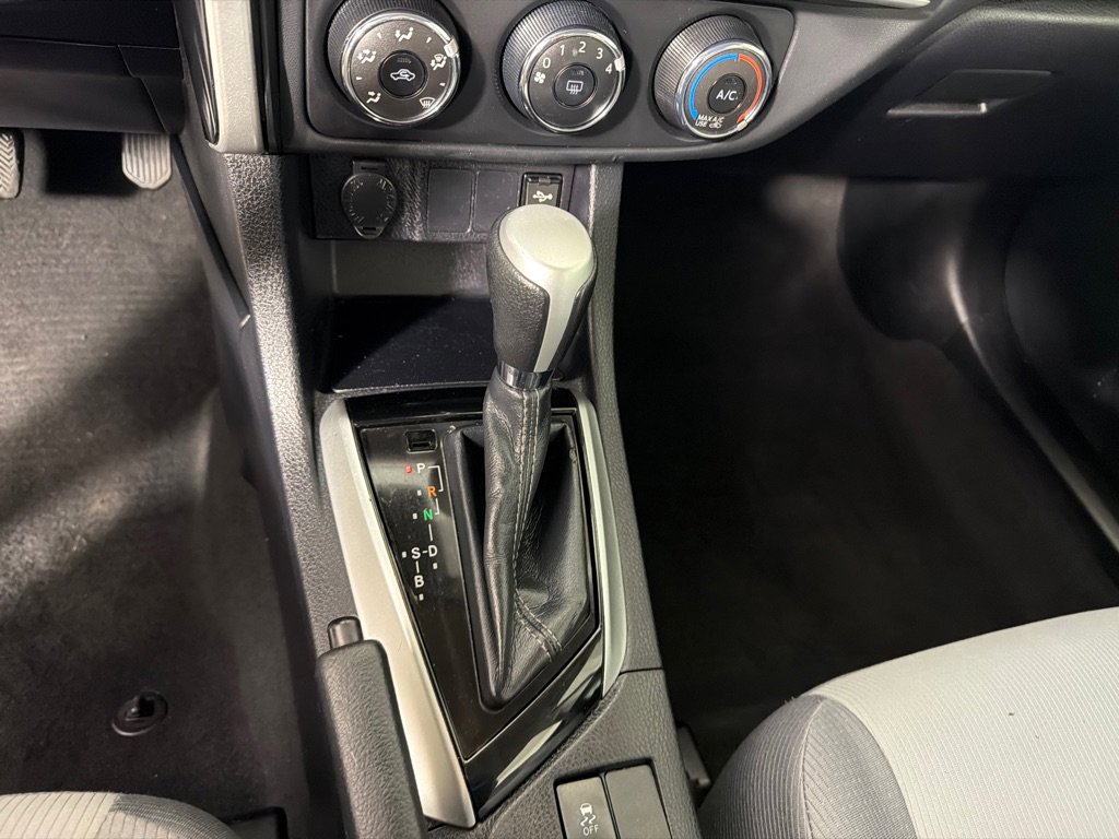 Used 2019 Toyota Corolla L image 17