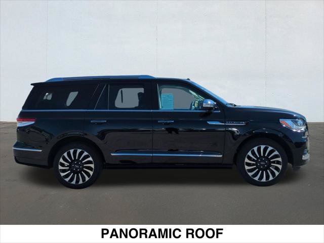 Used 2023 Lincoln Navigator Black Label AWD/4WD image 4
