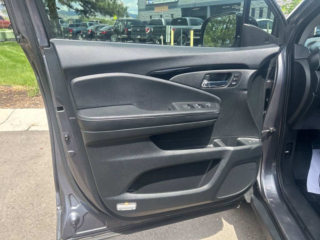 Used 2018 Honda Pilot Elite image 21