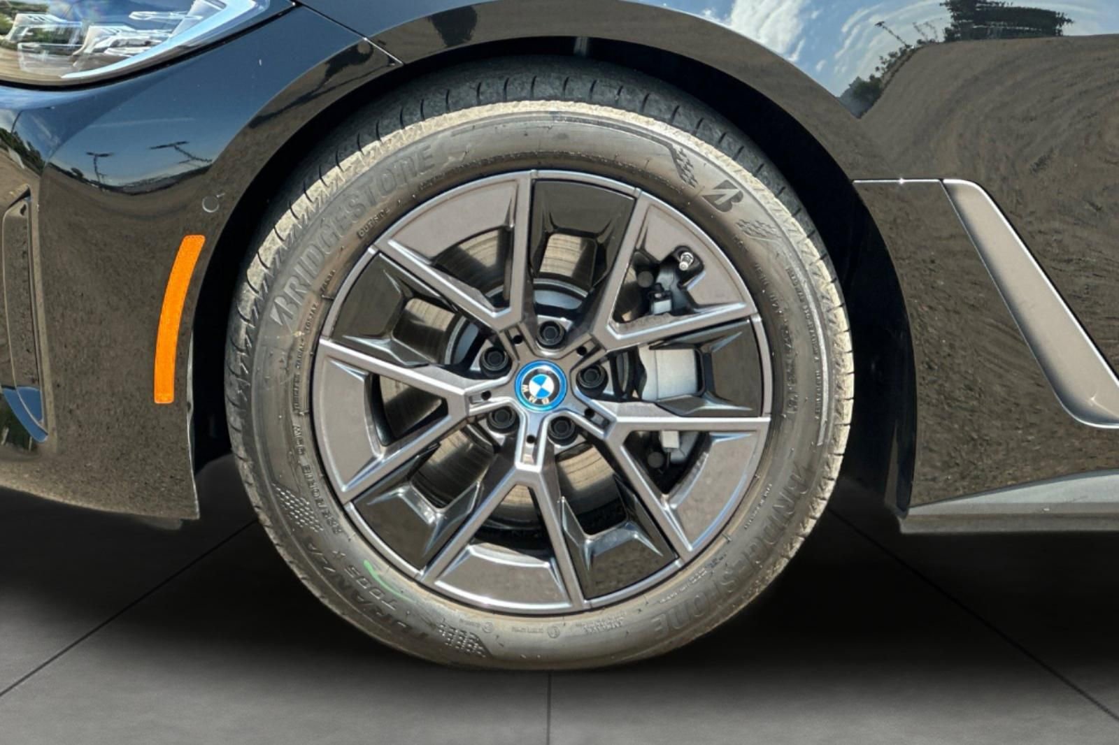 Used 2024 BMW i4 eDrive35 w/ Premium Package RWD image 31