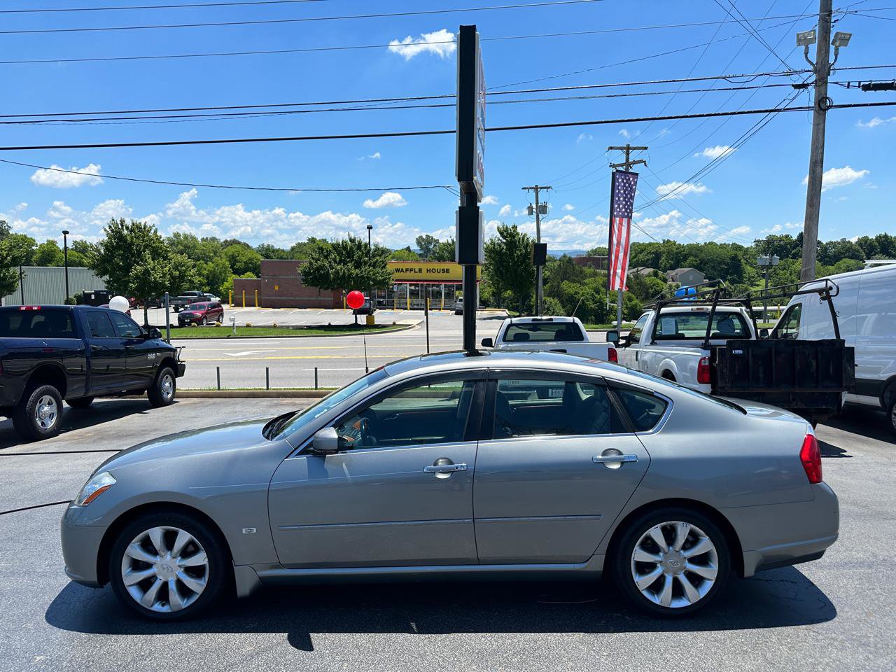 Used 2007 INFINITI M35 w/ Technology Pkg RWD image 1