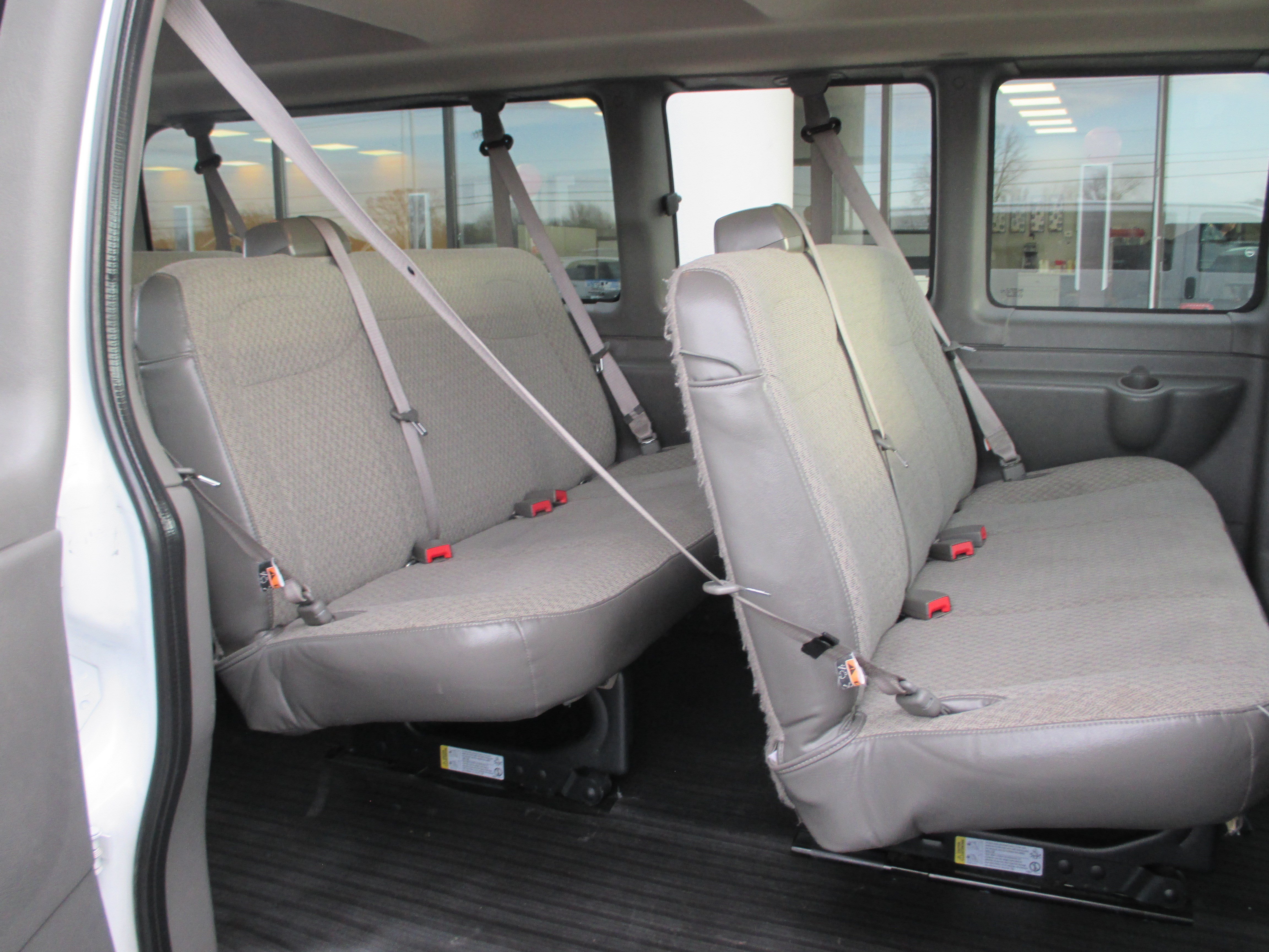 Used 2025 Chevrolet Express 3500 LS RWD image 10