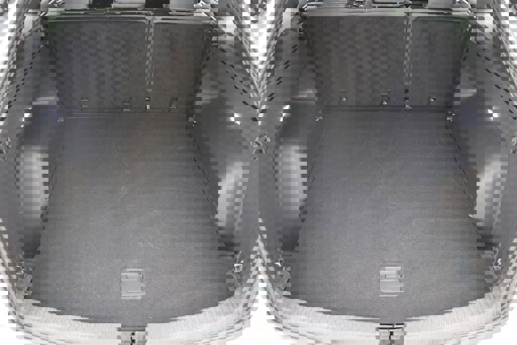 Used 2025 Volkswagen Atlas Cross Sport SE image 29