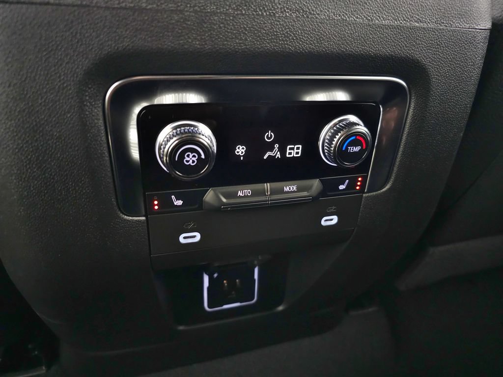 Used 2024 GMC Yukon Denali AWD/4WD image 37