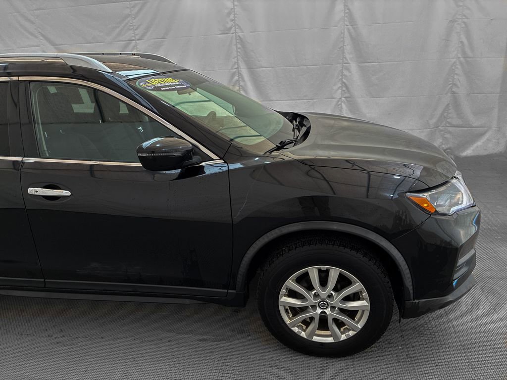 Used 2018 Nissan Rogue SV AWD/4WD image 9