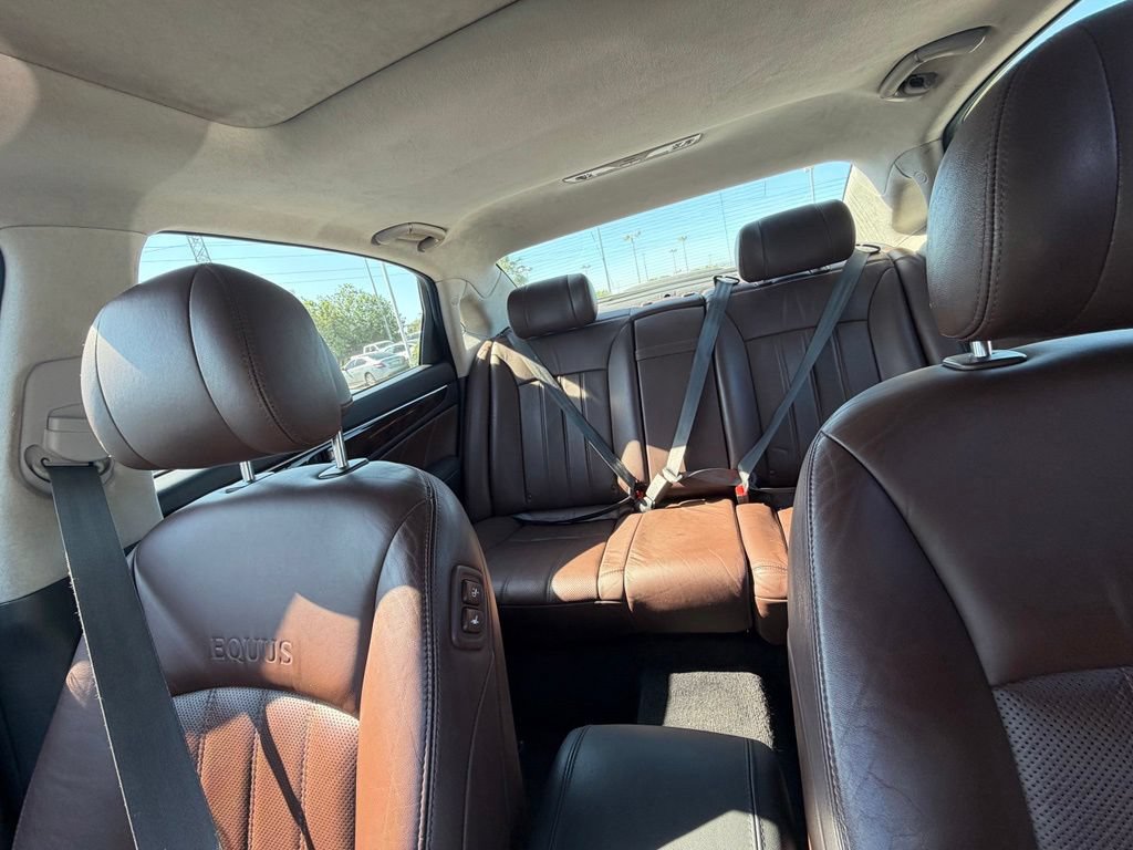 Used 2012 Hyundai Equus Signature RWD image 9