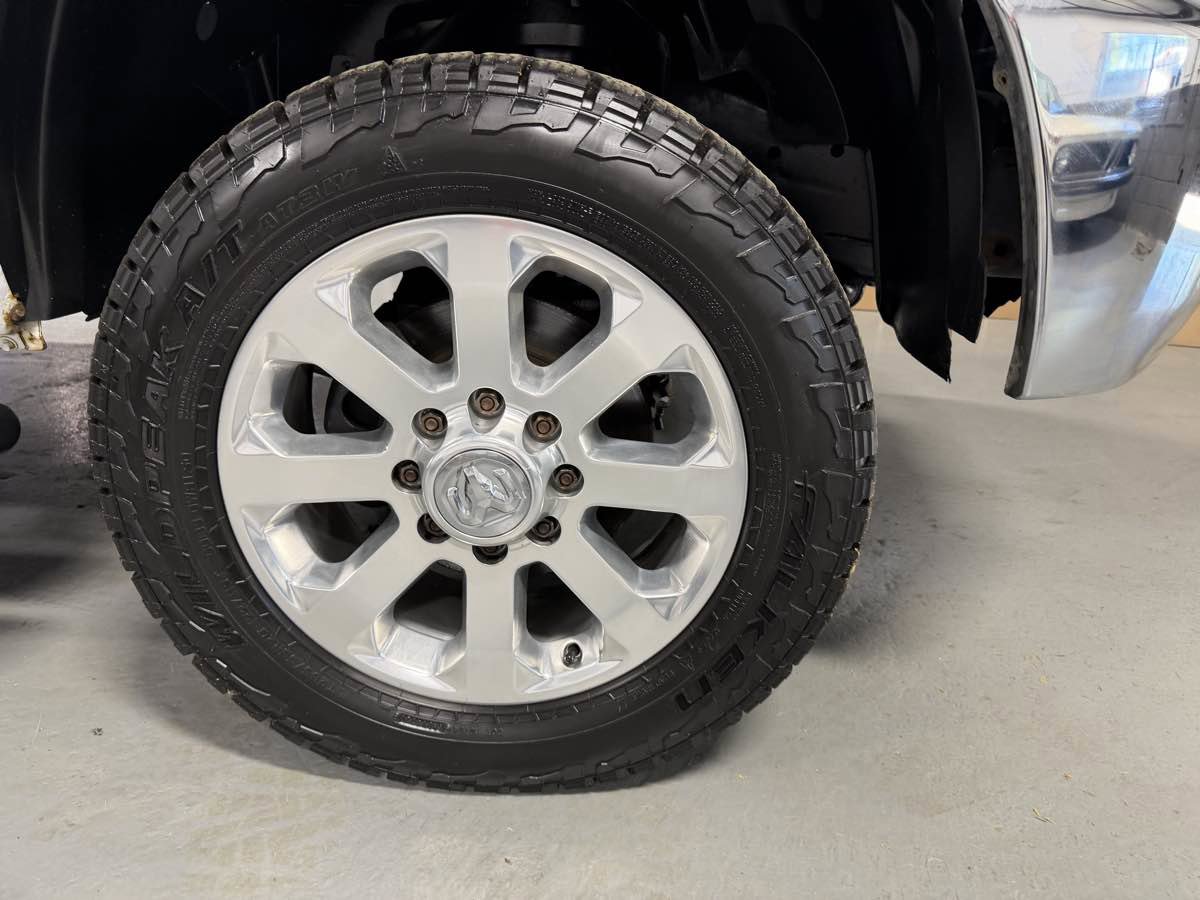 Used 2013 RAM 2500 Tradesman w/ Chrome Appearance Group AWD/4WD image 2