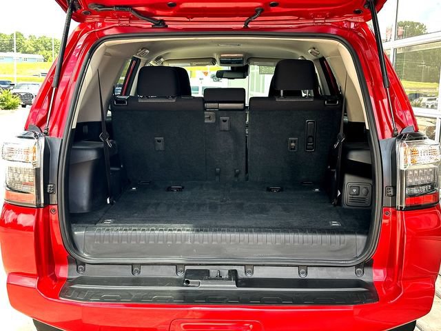 Used 2024 Toyota 4Runner SR5 AWD/4WD image 31