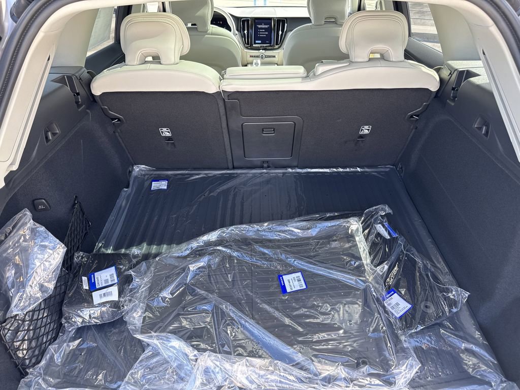 New 2025 Volvo XC60 T8 Ultra w/ Protection Package Premier image 14