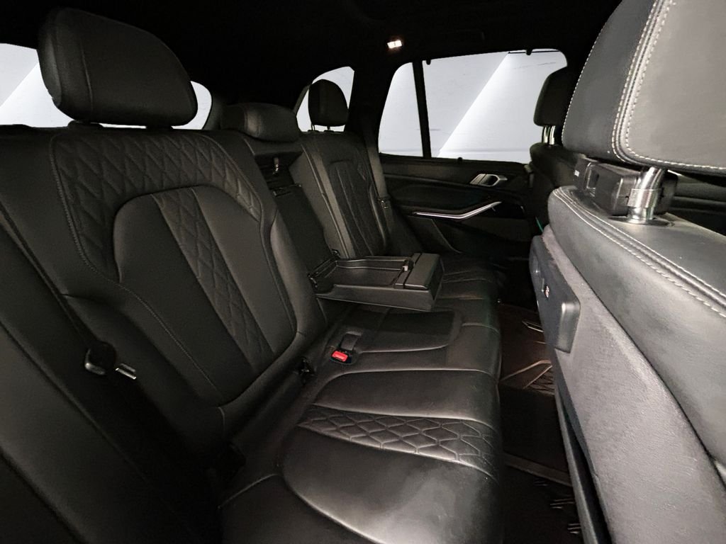 Used 2019 BMW X5 xDrive50i w/ M Sport Package AWD/4WD image 16