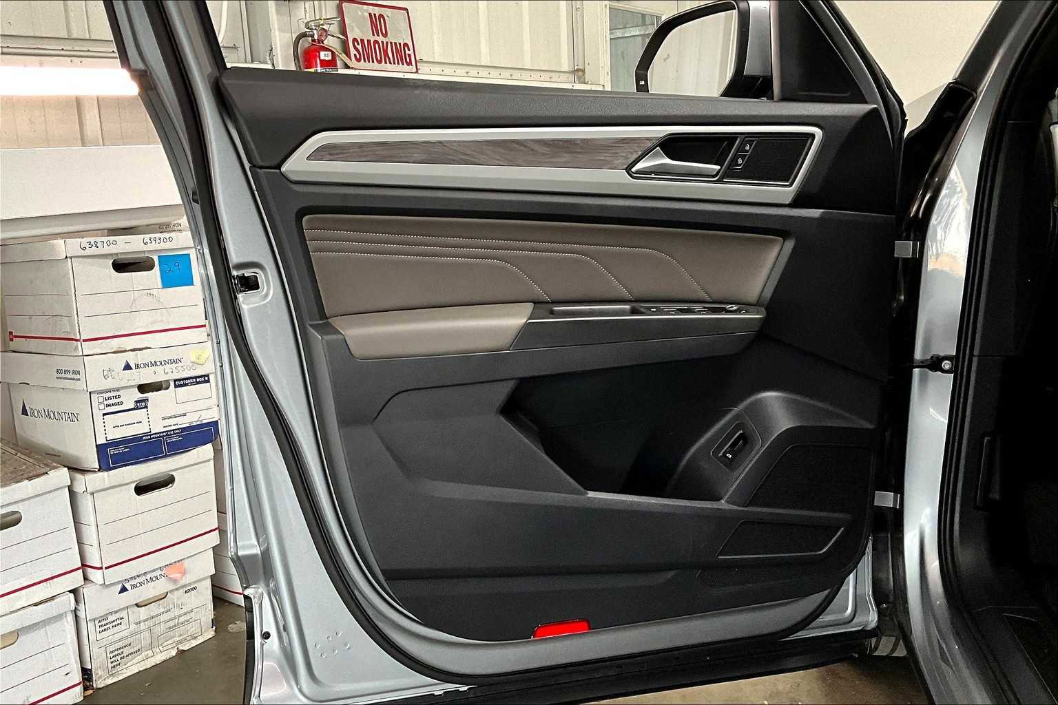 Used 2022 Volkswagen Atlas Cross Sport SE image 25