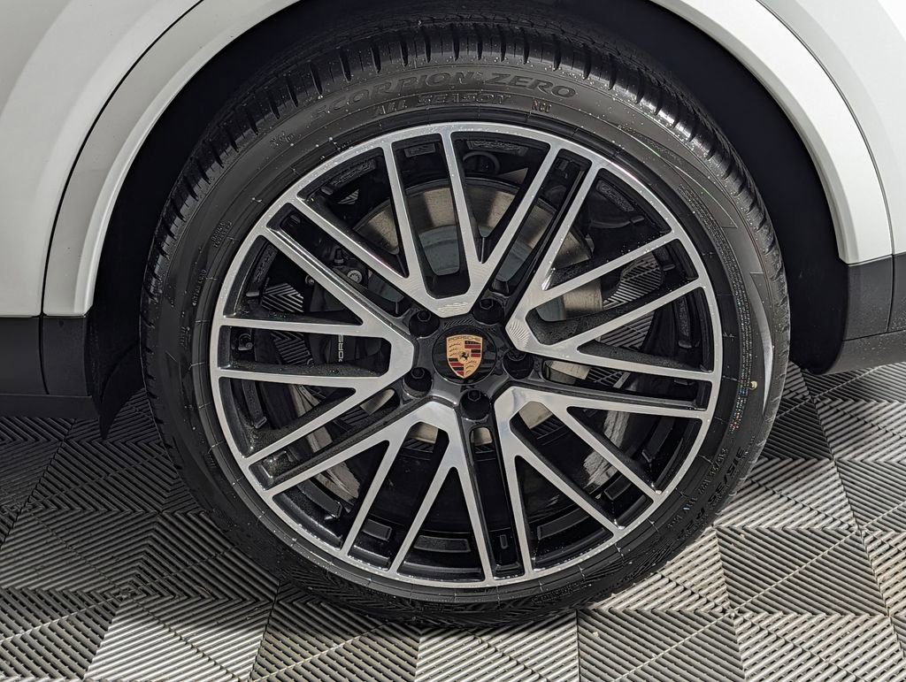 New 2026 Porsche Cayenne Coupe image 12