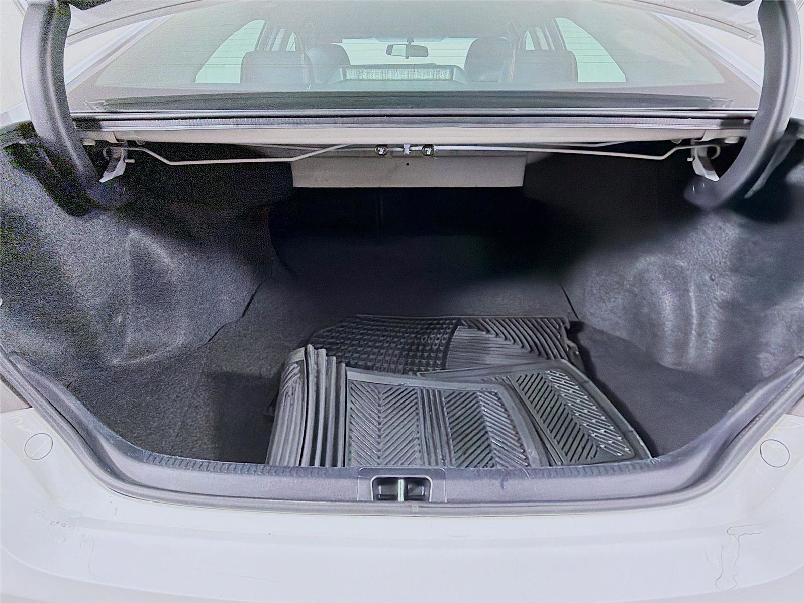 Used 2016 Toyota Camry SE FWD image 22