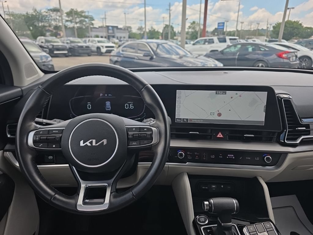 Used 2023 Kia Sportage EX FWD image 12
