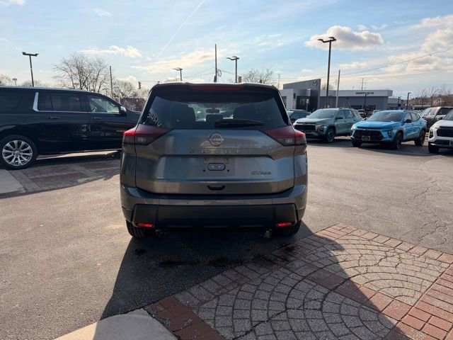 Used 2024 Nissan Rogue SV image 5