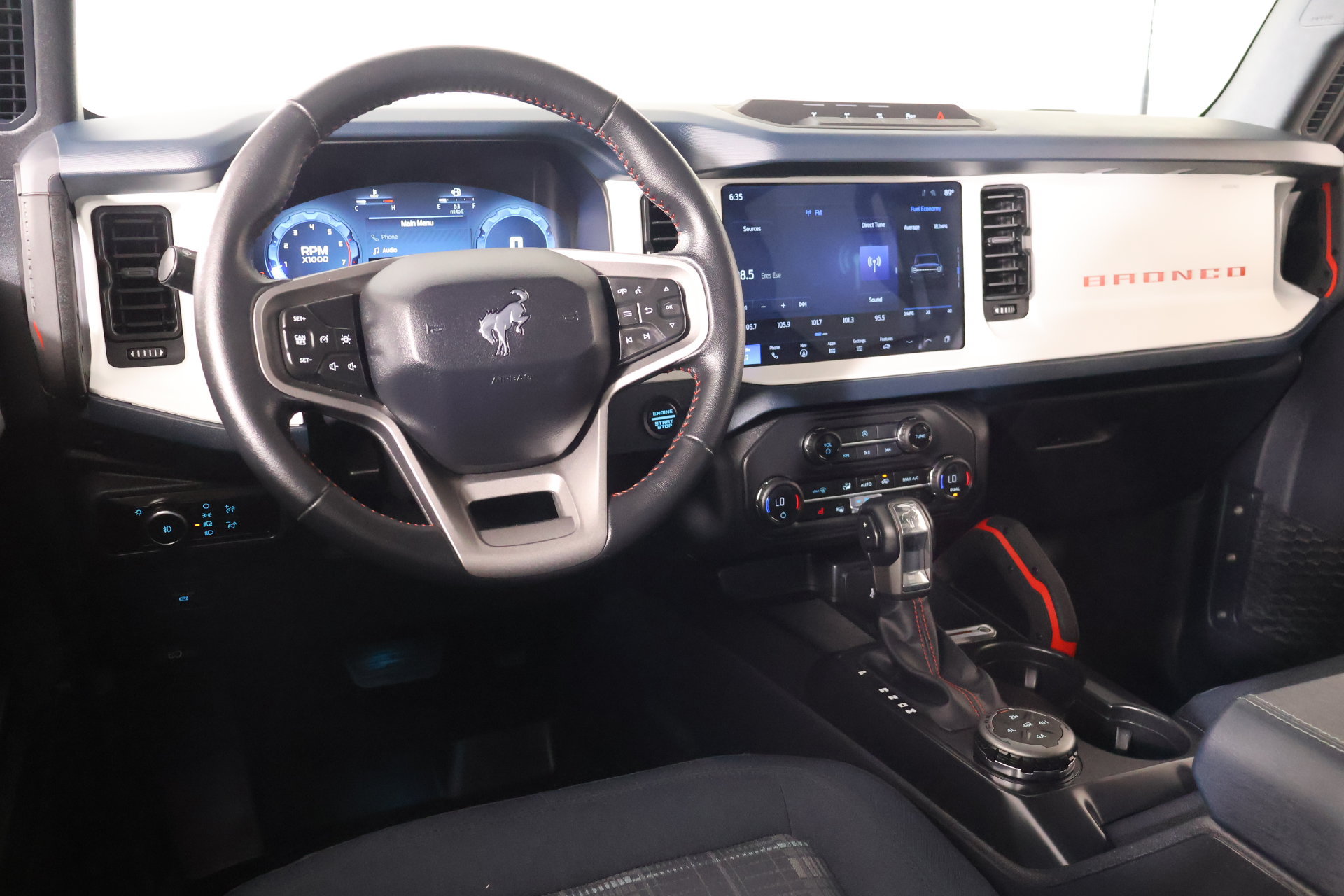 Used 2025 Ford Bronco Heritage Edition AWD/4WD image 2