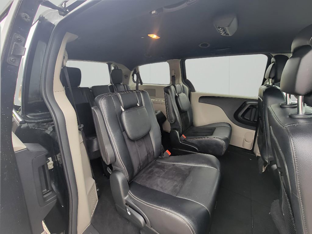 Used 2018 Dodge Grand Caravan SXT image 30