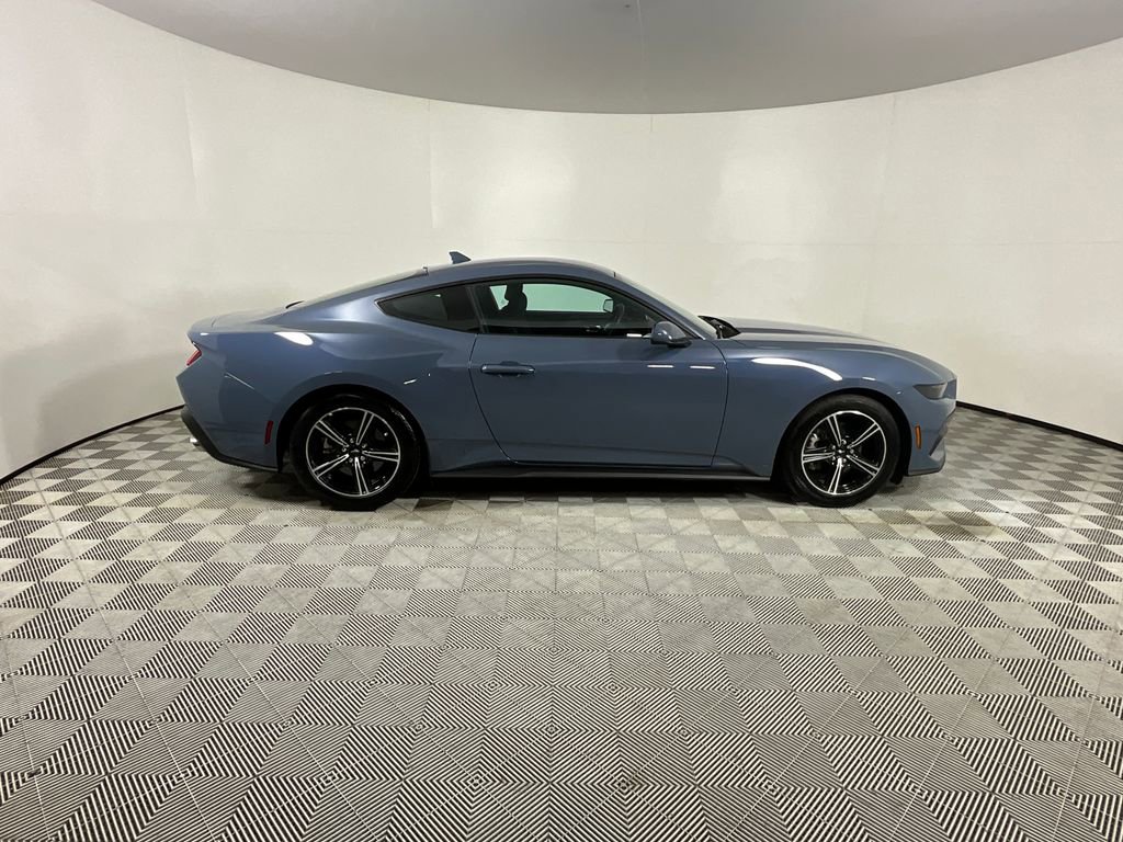 Used 2025 Ford Mustang Coupe image 5