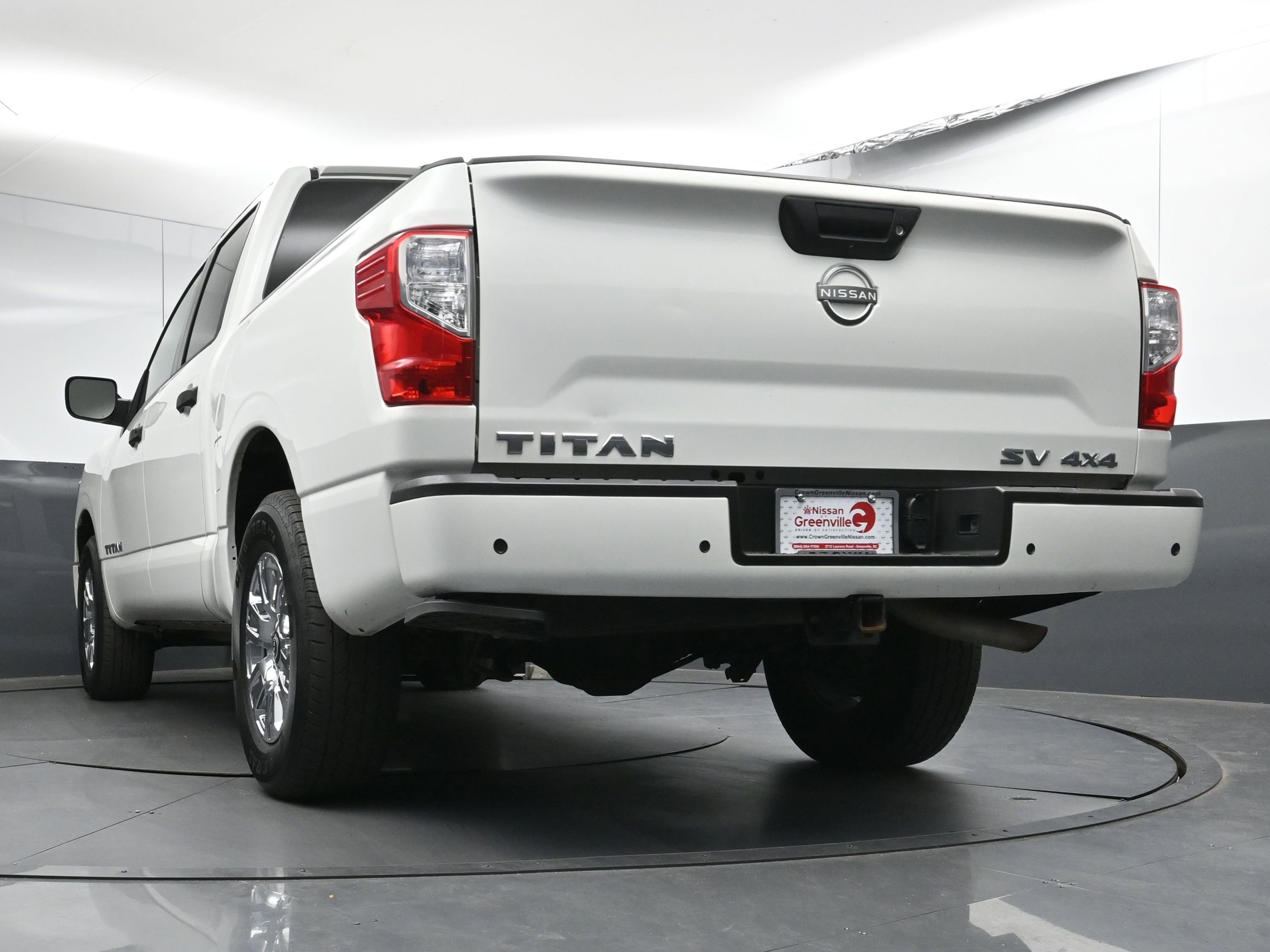Used 2024 Nissan Titan SV w/ Accessory Utility Package image 27