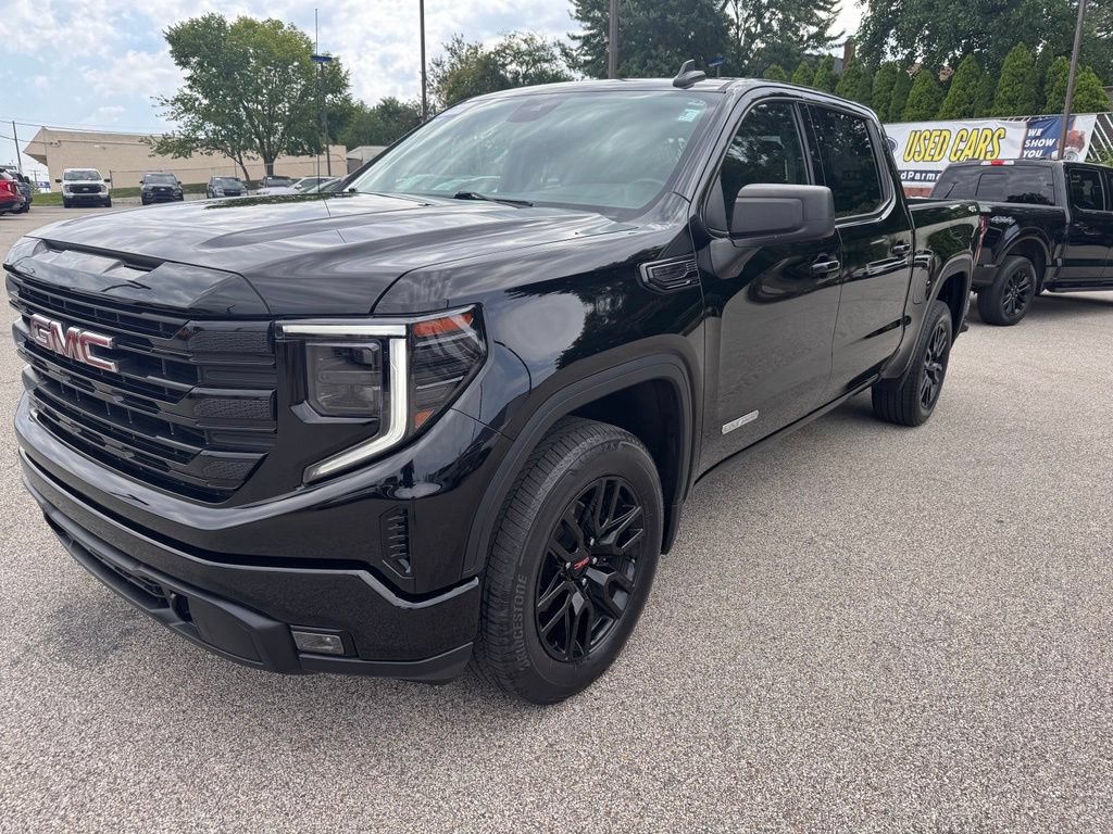 Used 2022 GMC Sierra 1500 Elevation AWD/4WD image 1