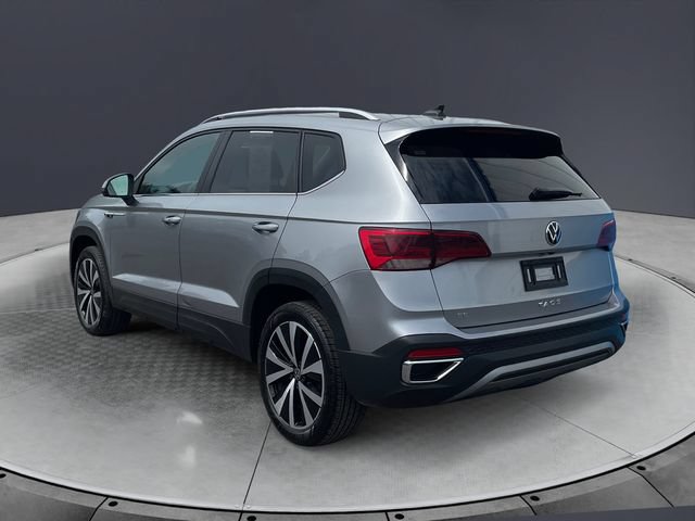 Used 2022 Volkswagen Taos SE FWD image 3