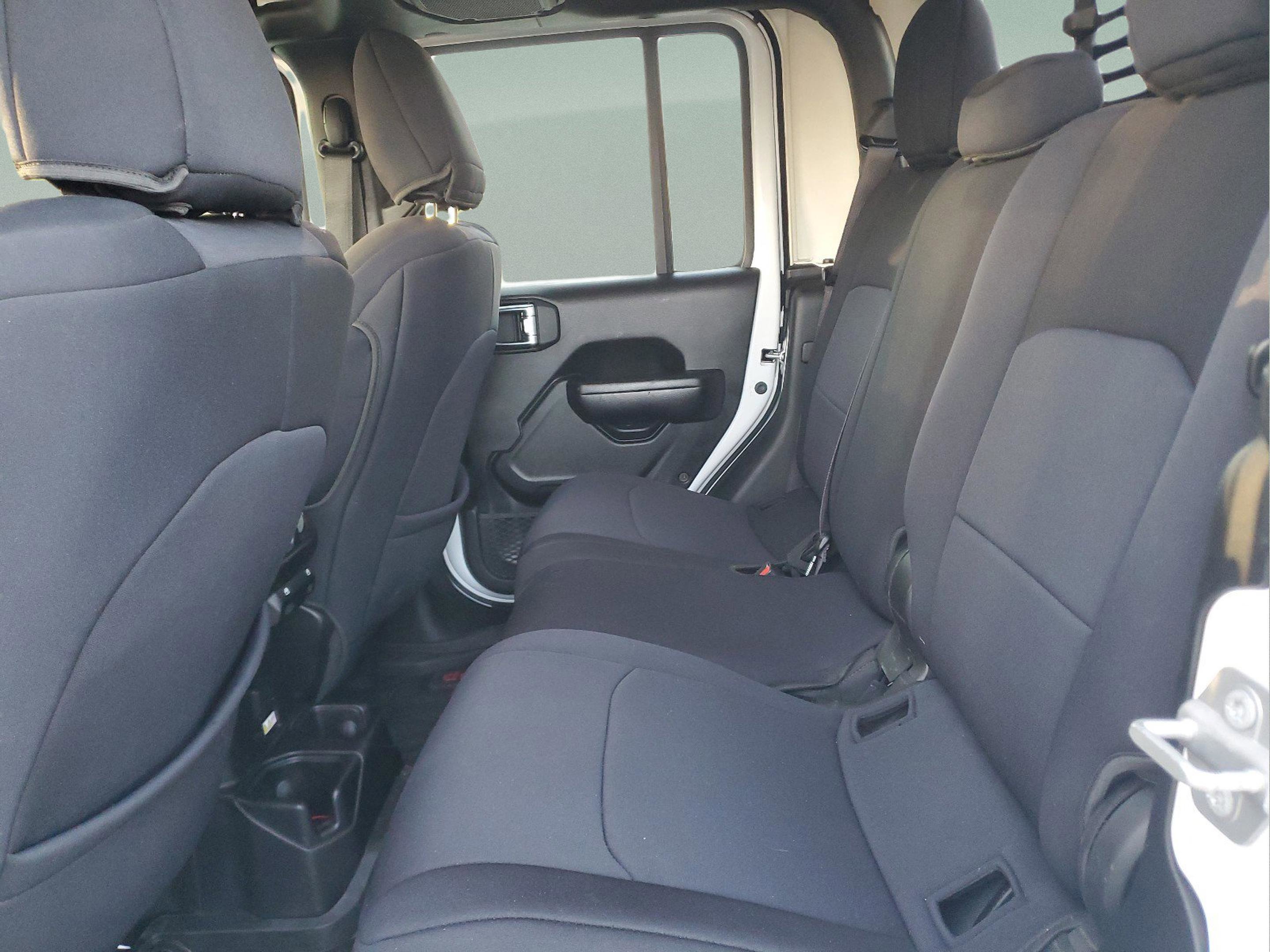 Used 2021 Jeep Gladiator Sport image 10