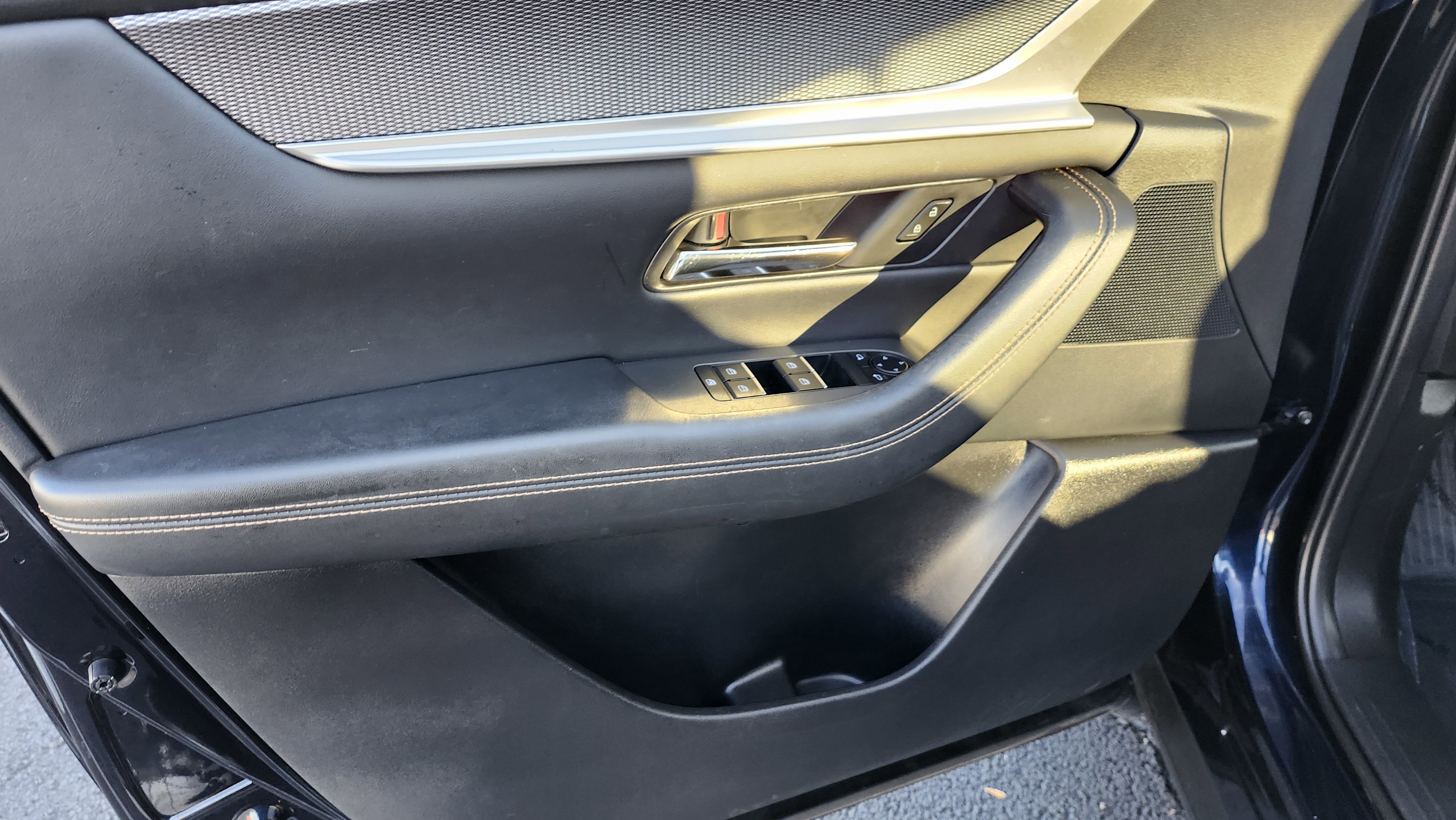 Used 2024 MAZDA CX-90 Plug-In Hybrid w/ Preferred image 21