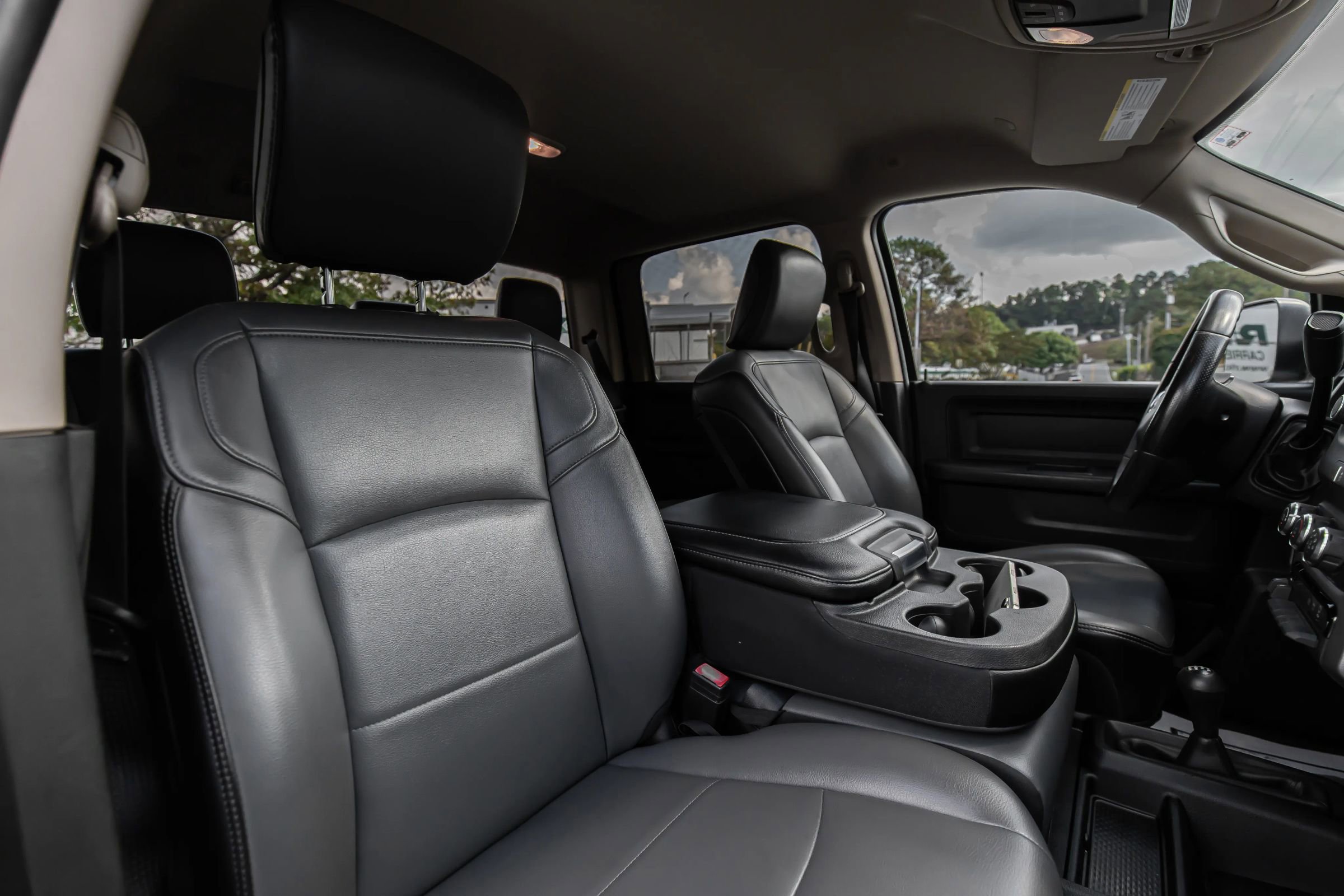 Used 2020 RAM 3500 Tradesman w/ Chrome Appearance Group image 32