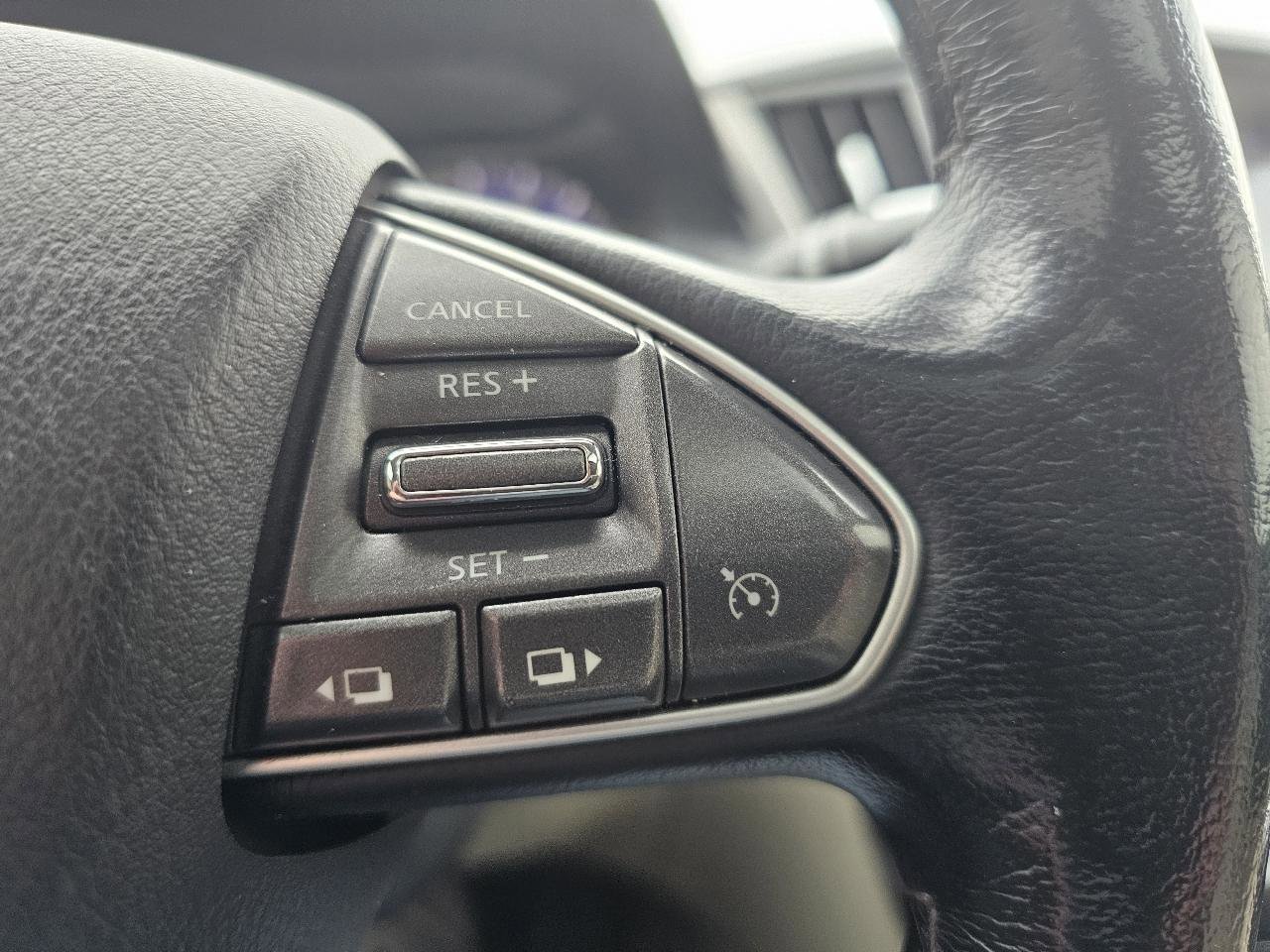Used 2015 INFINITI Q50 Premium w/ Navigation Package image 11