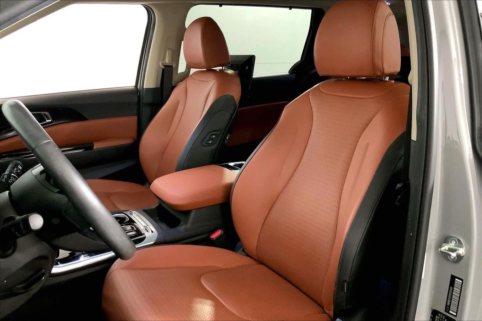 Certified 2024 Kia Carnival SX Prestige FWD image 22