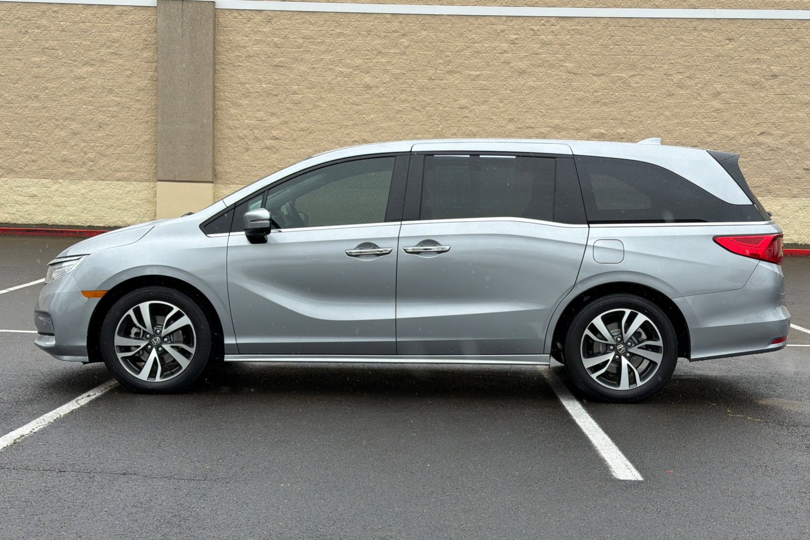 Used 2024 Honda Odyssey Touring image 7