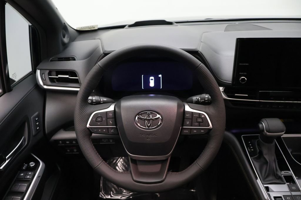 Certified 2025 Toyota Sienna Platinum image 22