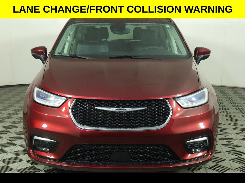 Used 2023 Chrysler Pacifica Touring-L FWD image 10