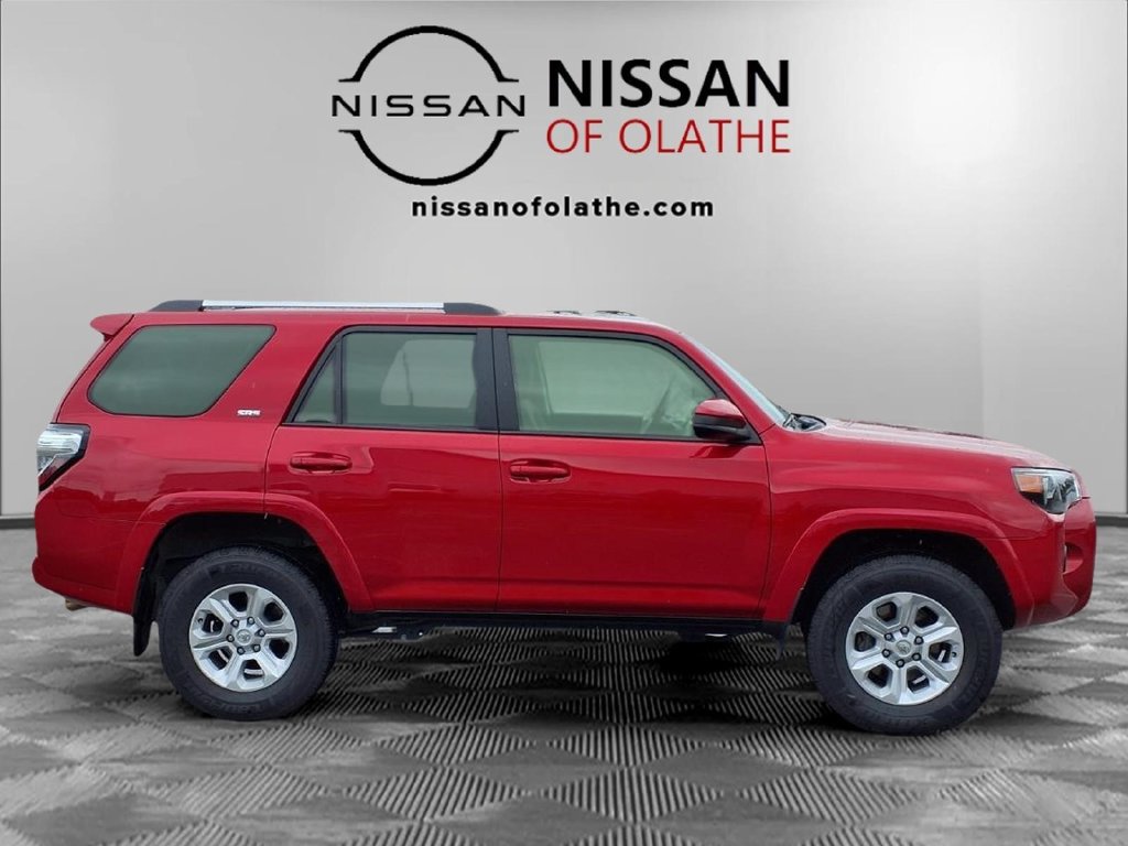 Used 2024 Toyota 4Runner SR5 AWD/4WD image 32