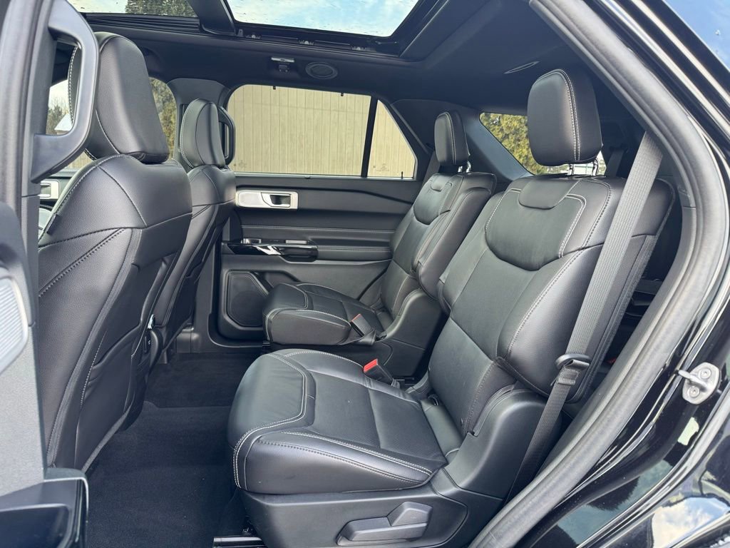 Used 2024 Ford Explorer ST w/ Technology Package image 24