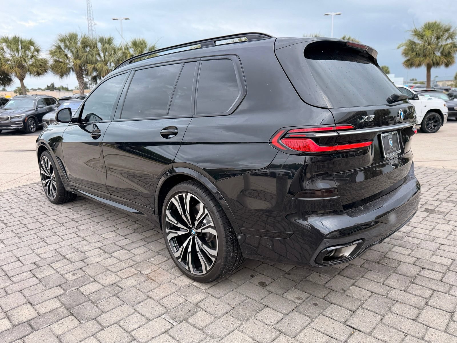 Certified 2023 BMW X7 xDrive40i w/ Executive Package AWD/4WD image 11