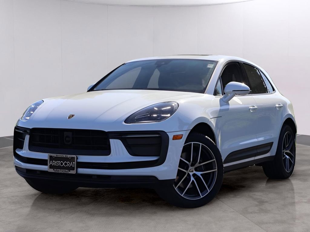 Used 2025 Porsche Macan image 1