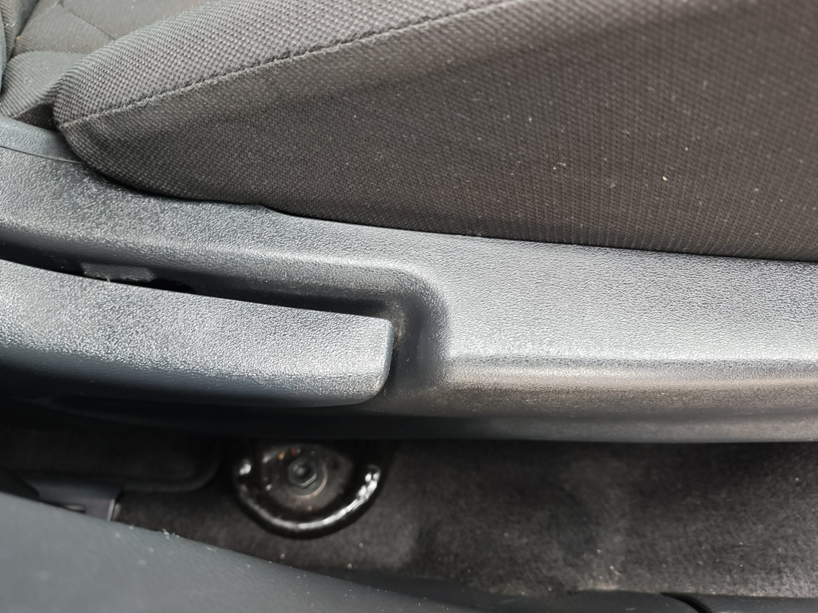 Used 2019 Nissan Kicks S FWD image 30