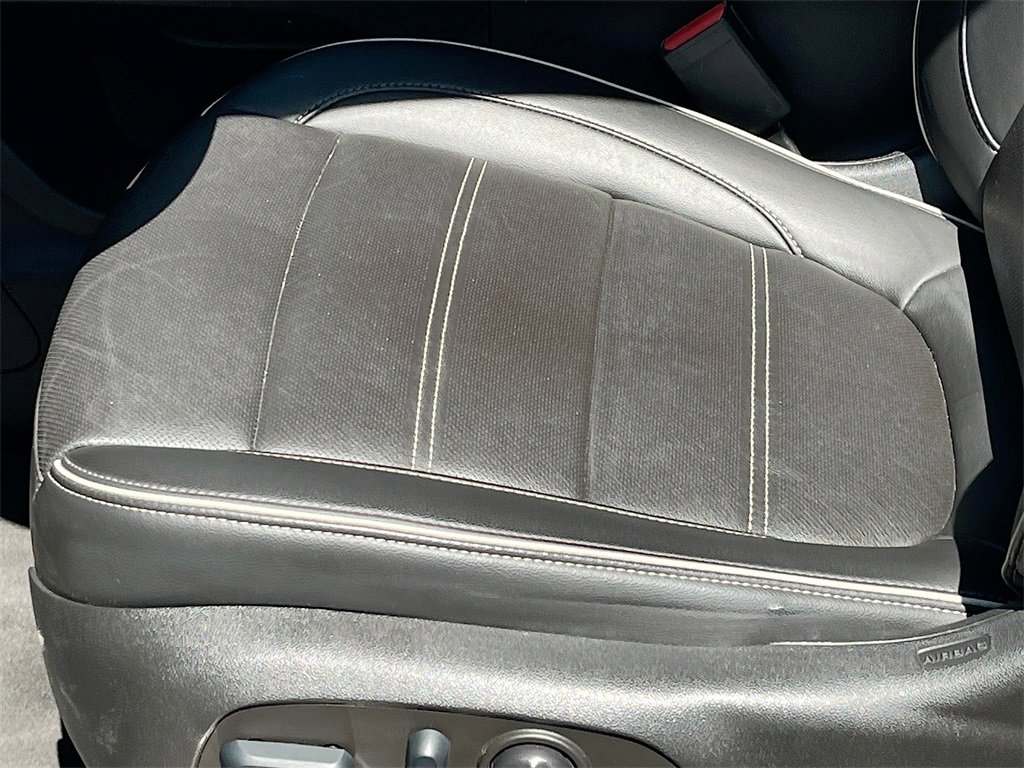 Used 2022 GMC Acadia Denali w/ Black Diamond Edition image 20